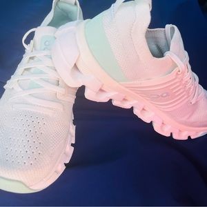 On Cloudswift 3 Ivory Creek 3WD10451195 CloudTec Women's Running Shoes Size 6.0